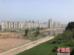 湖北宜昌：城市水体全面除臭复清 “龙须沟”成景观河